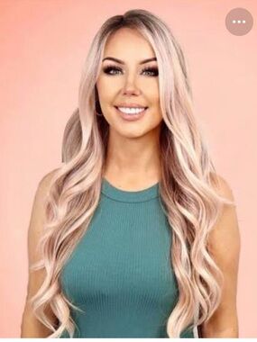 Chelsey Smith Crowns 
Apricot luxe standard size